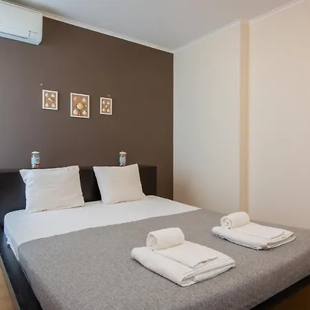 2bdr W/ Ac & Balcony By Lovelystay