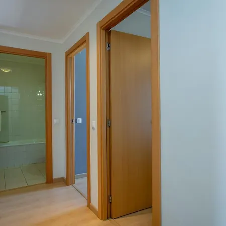 Apartment 2bdr W/ Ac & Balcony By Lovelystay