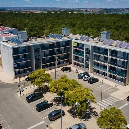 Apartment 2bdr W/ Ac & Balcony By Lovelystay Monte Gordo