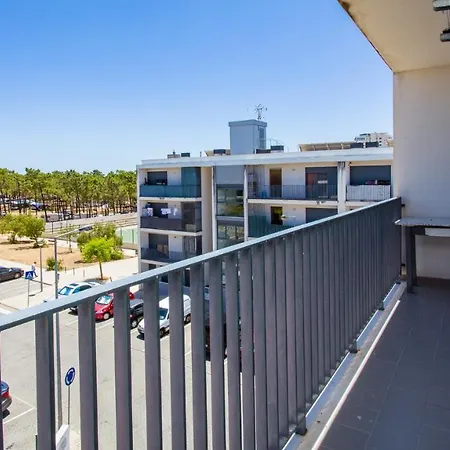 2bdr W/ Ac & Balcony By Lovelystay Apartment Monte Gordo